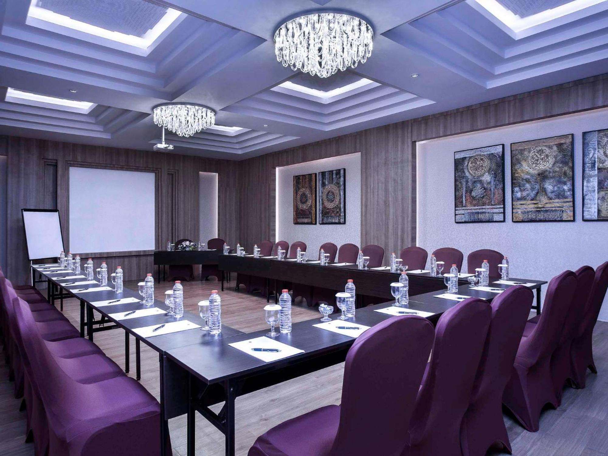 Hotel Grand Mercure Yogyakarta Adi Sucipto Exterior foto