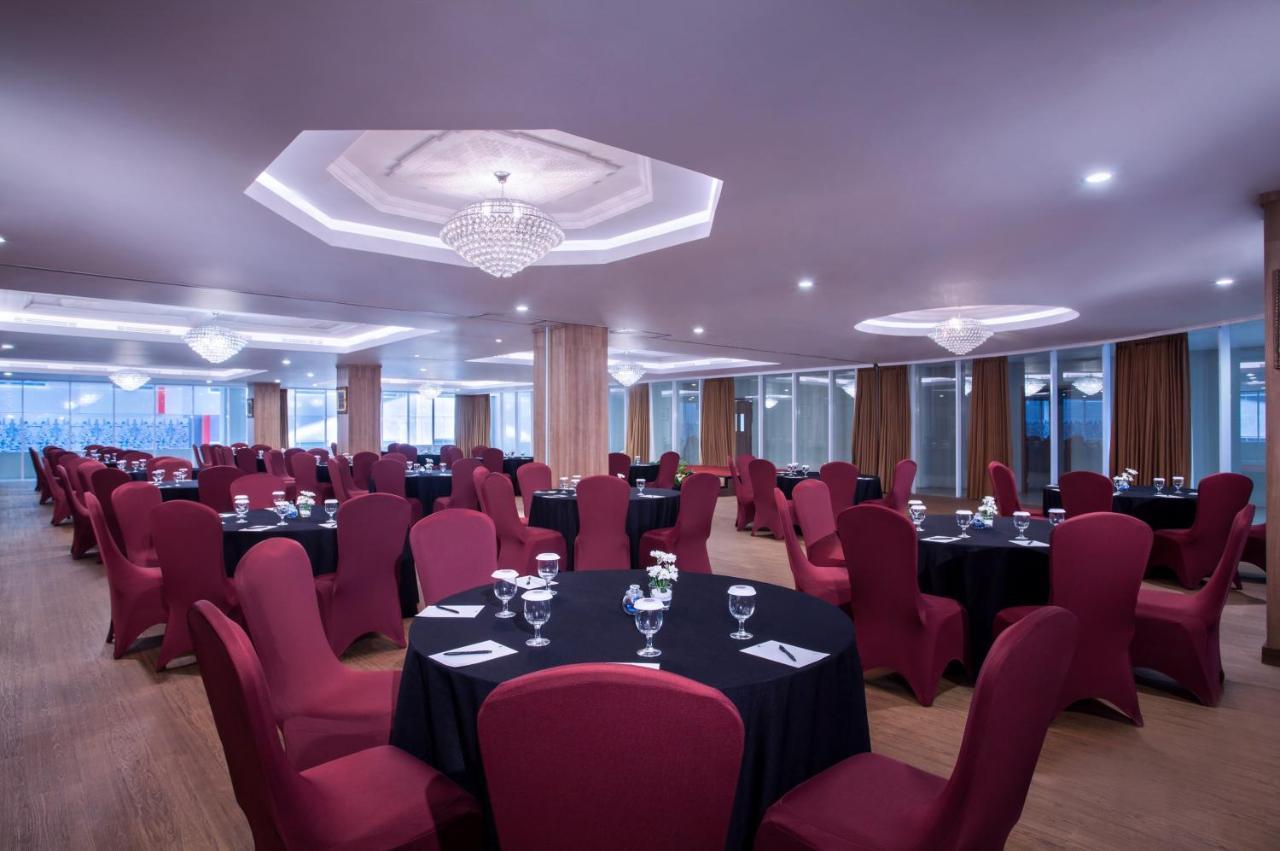Grand Mercure Yogyakarta Adi Sucipto Pakualaman Exterior foto