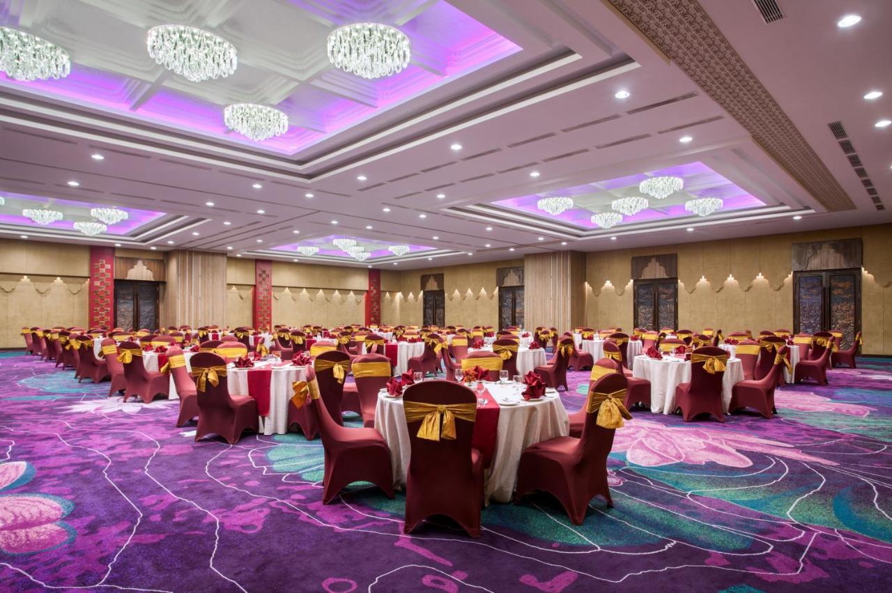 Grand Mercure Yogyakarta Adi Sucipto Pakualaman Exterior foto